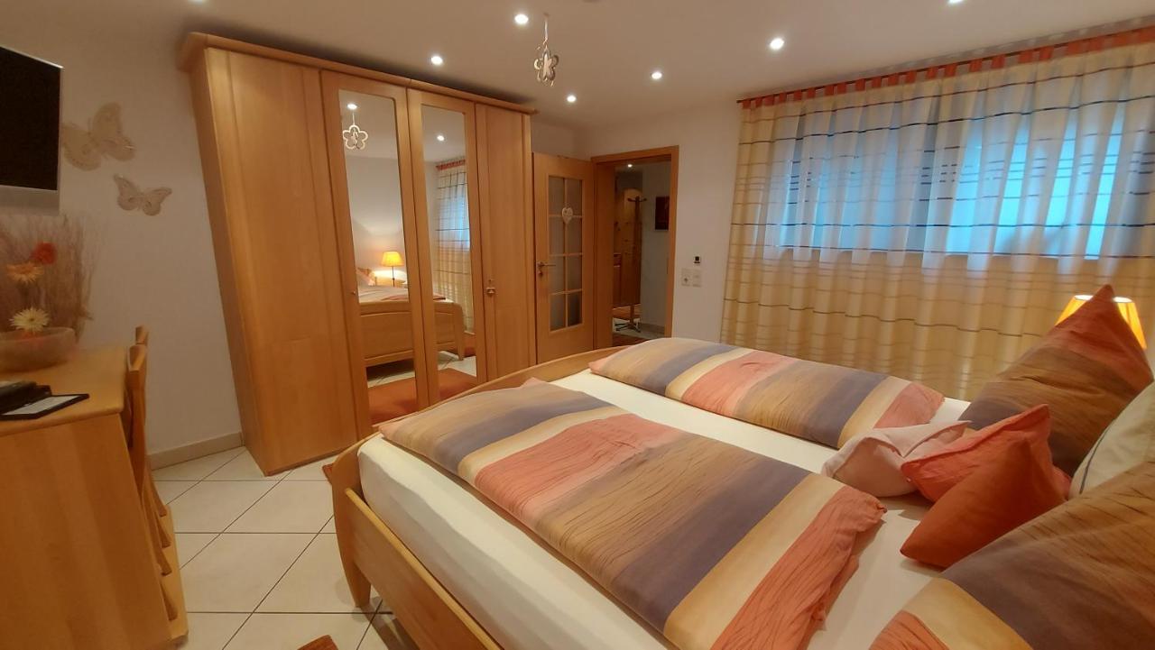 Ferienwohnung Zum Weinberg Grosskarlbach Exterior foto